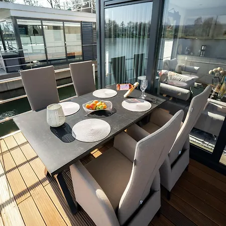 Schoenes Hausboot In Hoexter Botel *