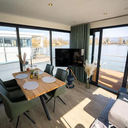 Schoenes Hausboot In Hoexter Höxter