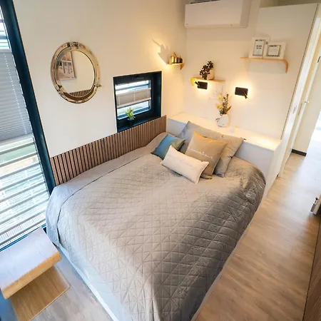 Schoenes Hausboot In Hoexter Botel *