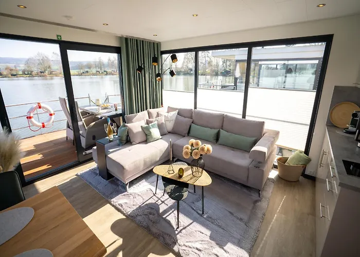 Schoenes Hausboot In Hoexter Höxter