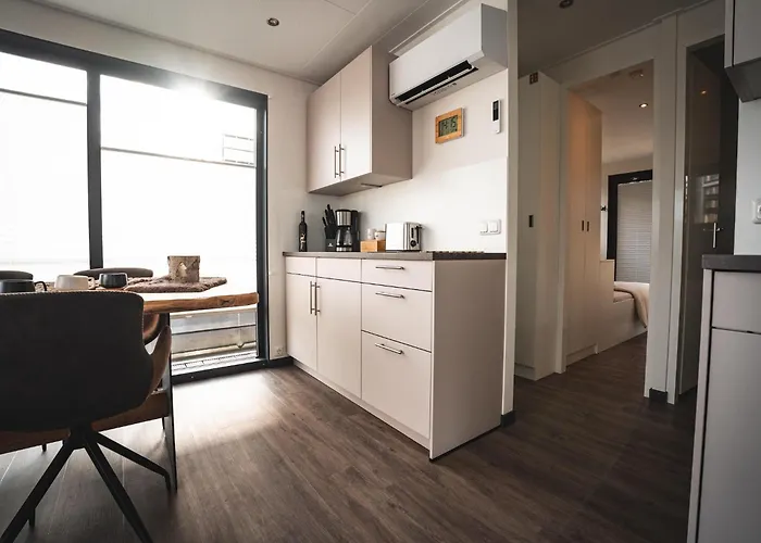 Bateau-hôtel Schoenes Hausboot In Hoexter