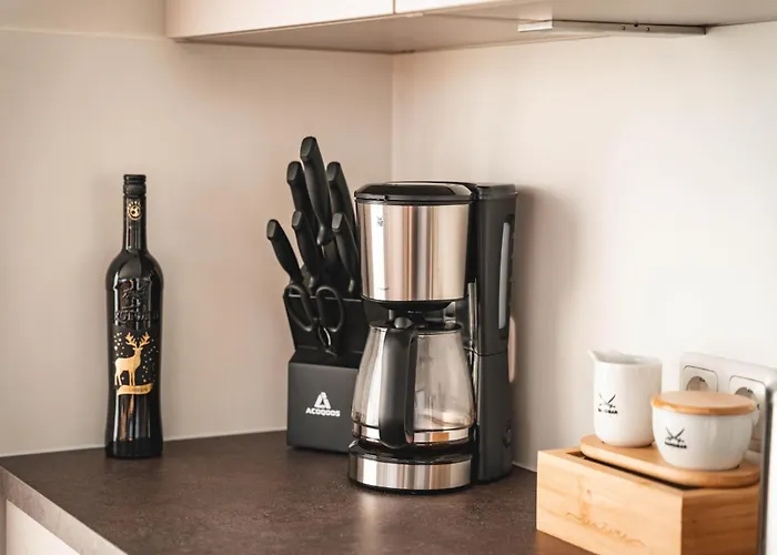 Schoenes Hausboot In Hoexter *